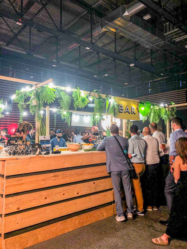 Bar 360 food court géant eurexpo
