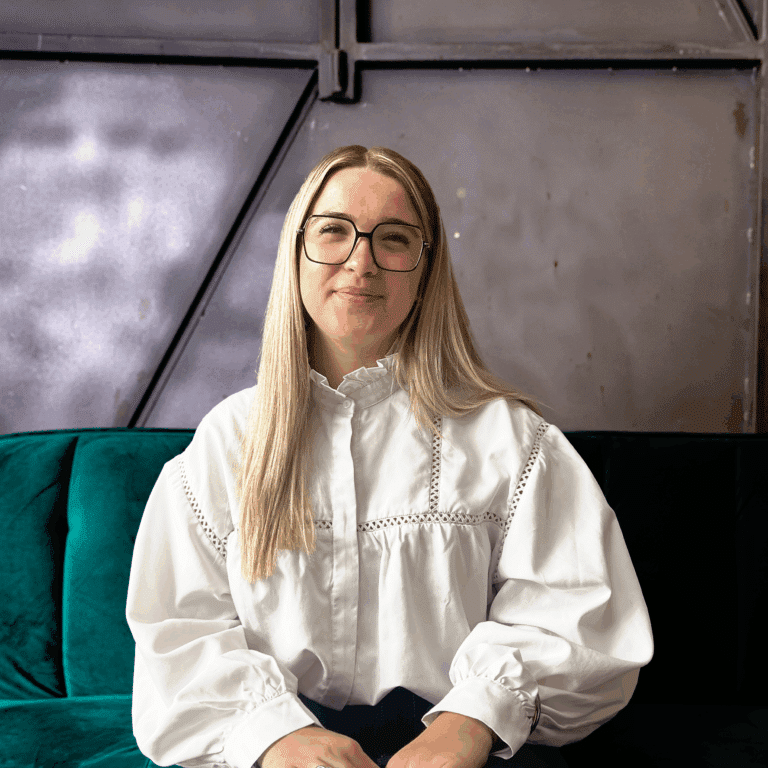 Ilona Chargée de partenariats